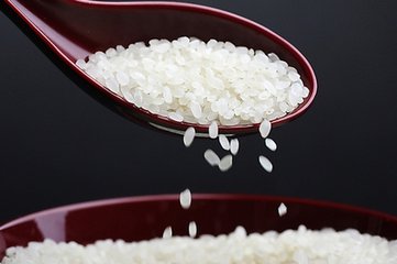 防止糕点产品在保质期发霉的方法